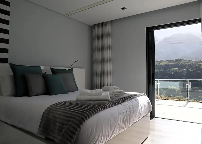 Casa Da Achada, By Op