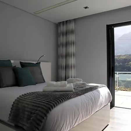 Casa Da Achada, By Op