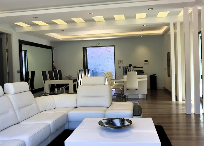 Casa Da Achada, By Op *